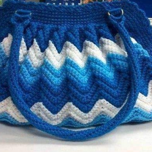 Chevron crochet bag of your color choice - Picture 4 of 13